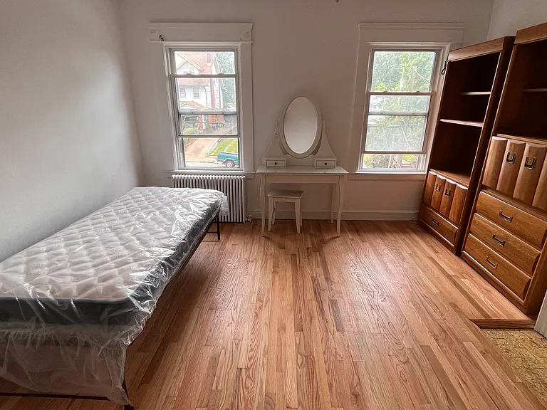 5859 Hobart St #2 — Photo 46