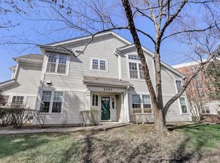 2021 Cambria Ct, Northbrook, IL 60062