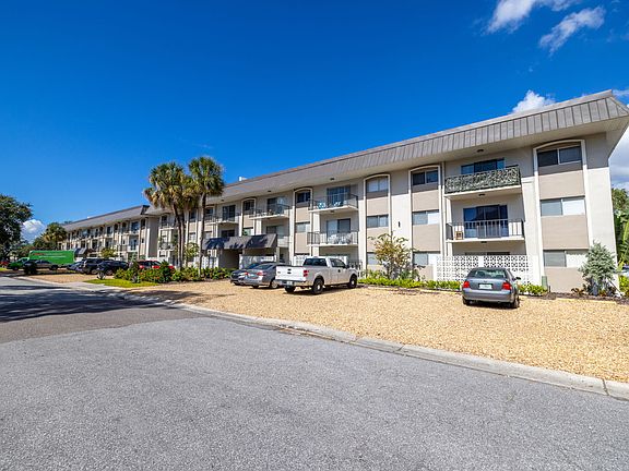 5th image of 4607 W Fig St Unit 105