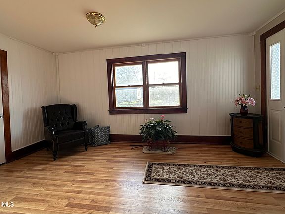 4th image of 2400 Hollybrook Dr