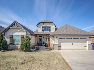 18621 Melogold Dr, Edmond, OK 73012