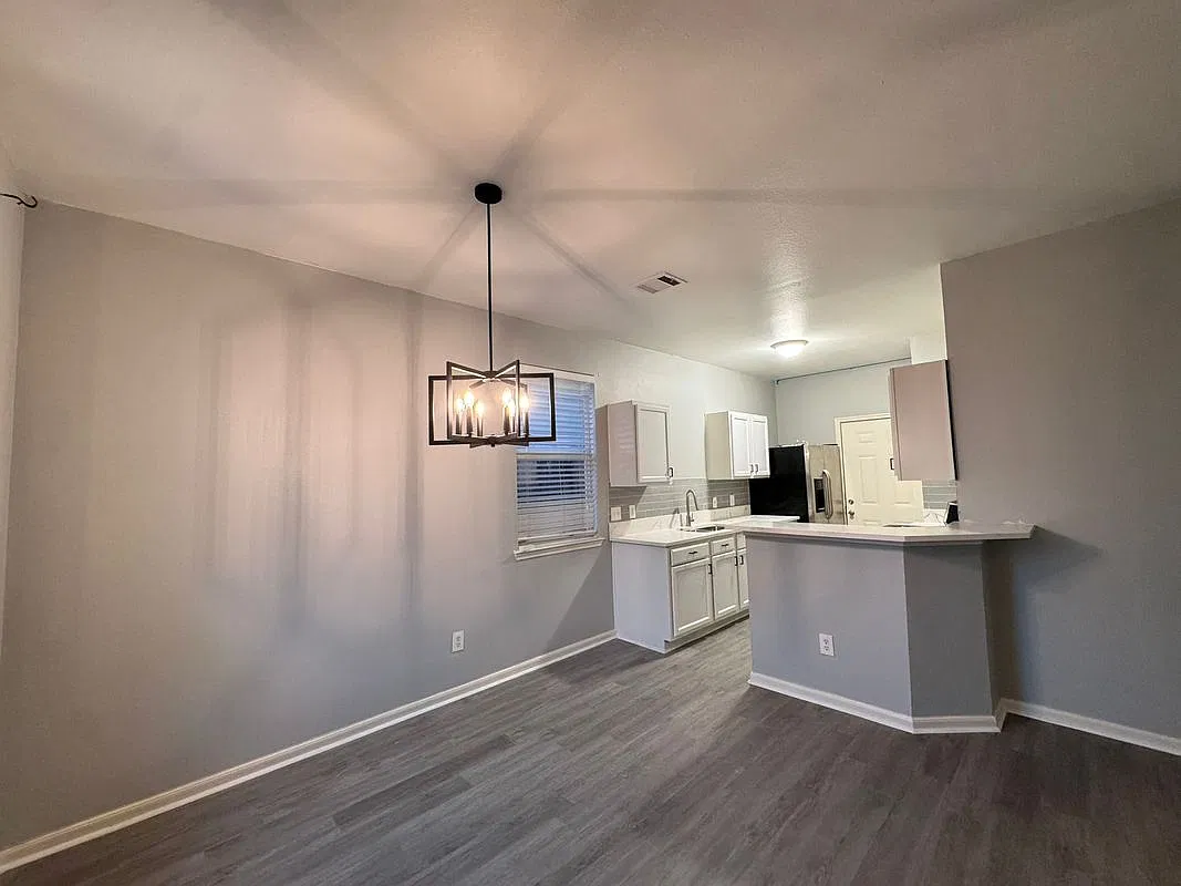 3 bed, 2.5 bath, 1593 sqft, $1,950 — Photo 4