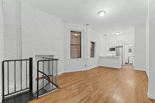 1st image of 8 Saint Marks Pl APT 2