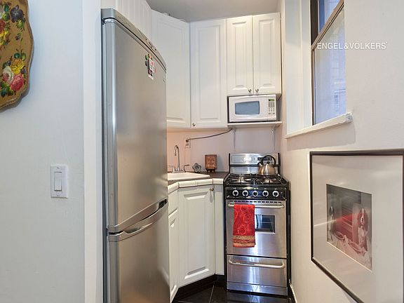 3rd image of 52 E 78th St APT 8B