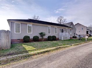 10 Edmonds Cove Rd, Hampton, VA 23664