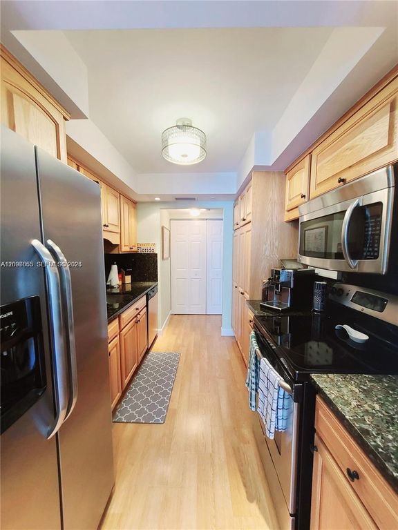 531 N Ocean Blvd APT 1102, photo 2