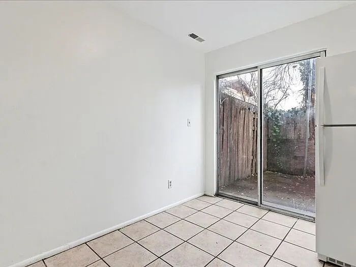 1211 W Iola Ave #6 — Photo 11