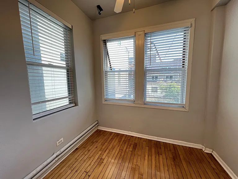 2335 W Barry Ave #2 — Photo 14