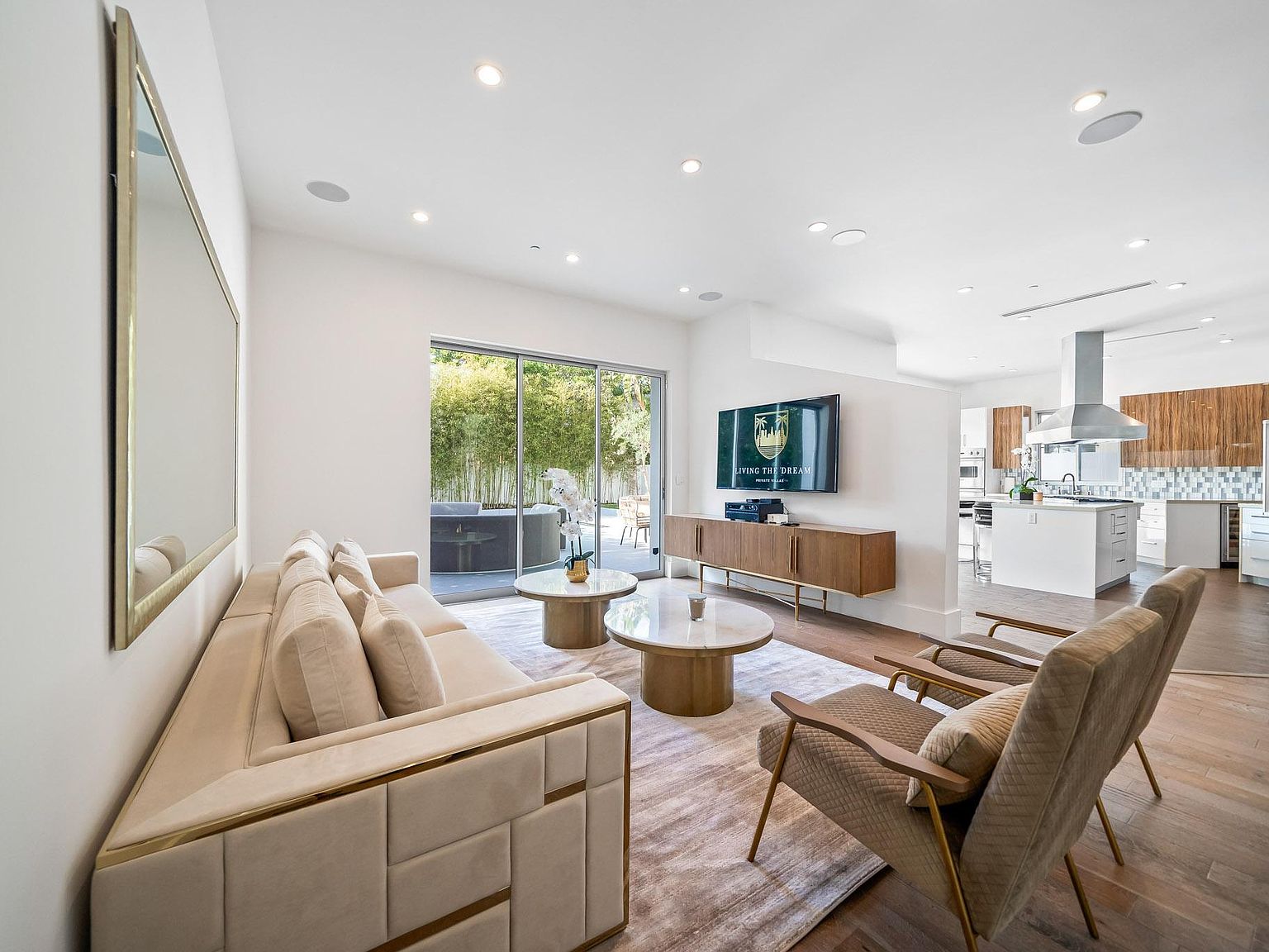 Los Angeles, CA 90048