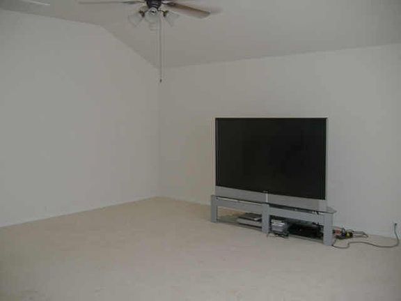 4th image of 2525 Carolina Dr