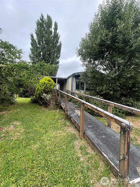 4th image of 7104 Ortelius Drive