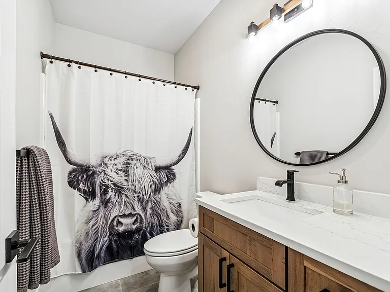 501 Wheatland Ln — Photo 9