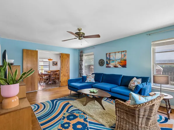 8031 Fall River Dr, Dallas, TX 75228