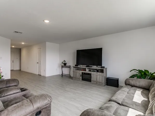 7222 Yellow Sapphire, San Antonio, TX 78263