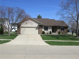 2650 Salem Cir, Marion, IA 52302