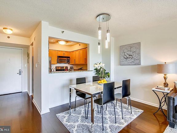 5th image of 10101 Grosvenor Pl APT 309