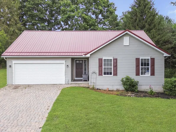 168 Playhouse Ln, Loretto, PA 15940