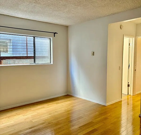 2425 Ocean Ave #1 — Photo 12