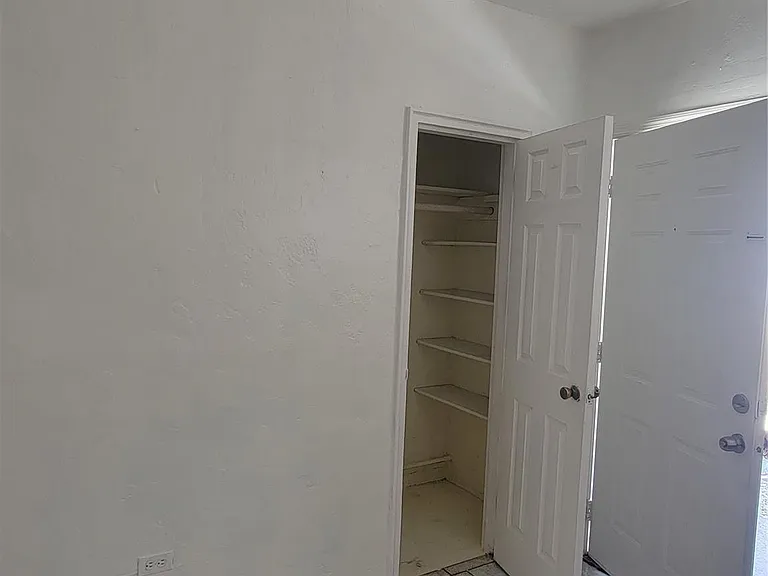 1822 Johnson St — Photo 5