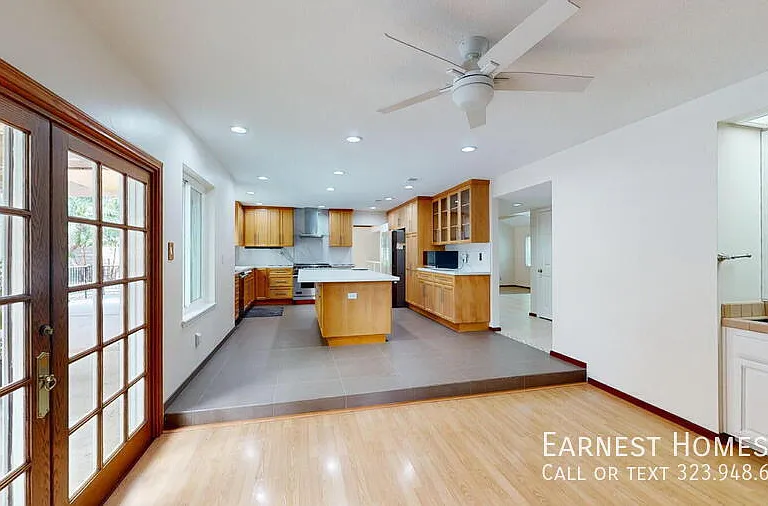 7814 Woodhall Ave — Photo 11