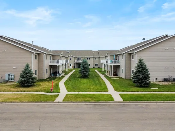 4020 McKenzie Dr SE #7, Mandan, ND 58554