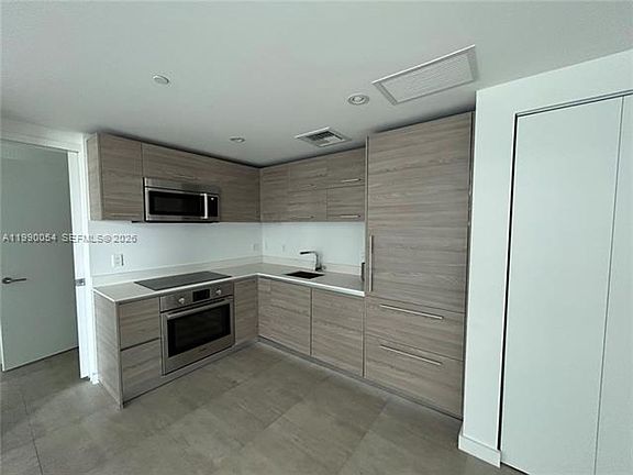 4th image of 1300 S Miami Ave #1607