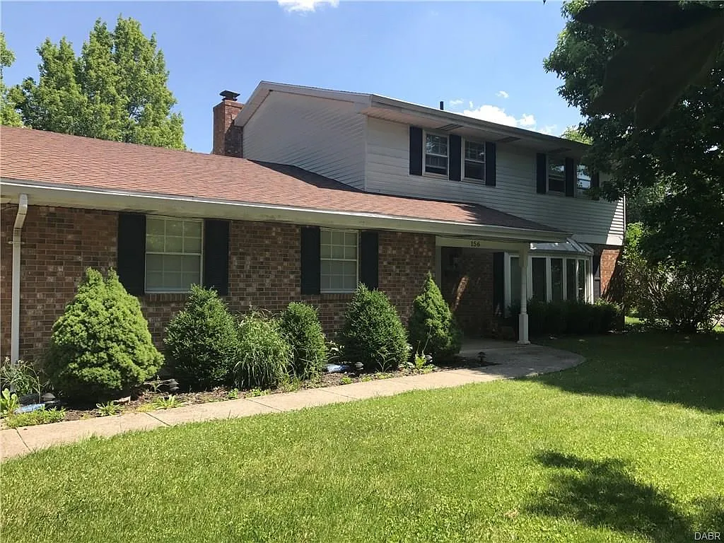 156 Matthews Ave photo 1