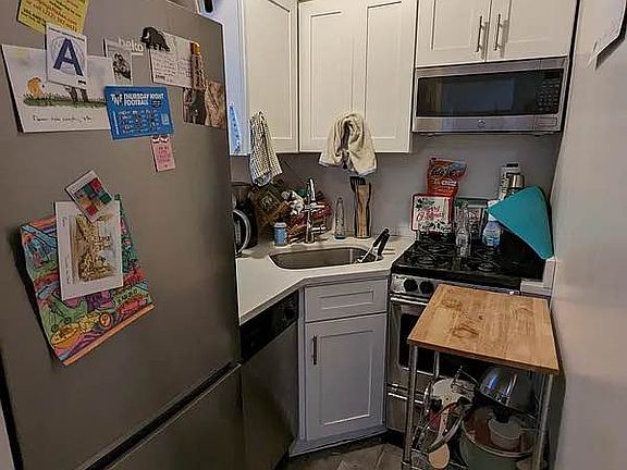 3rd image of 162 W 80th St APT 4H