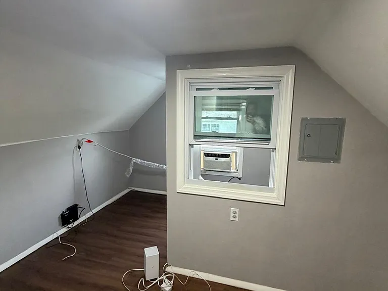 528 Court St #3 — Photo 7