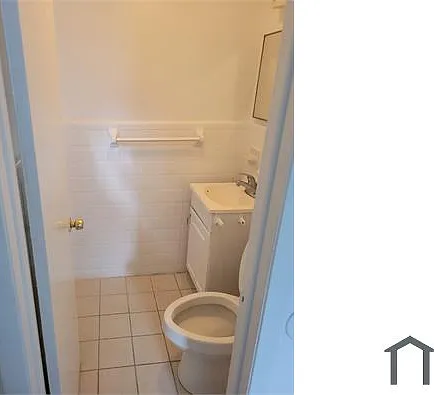 4560 Springfield Blvd — Photo 6