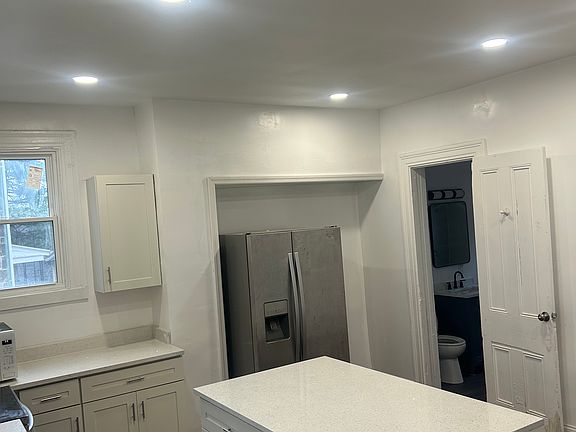3rd image of 138 Highland Ave APT 2