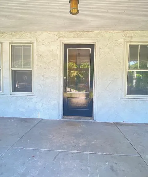 227 E High St — Photo 7