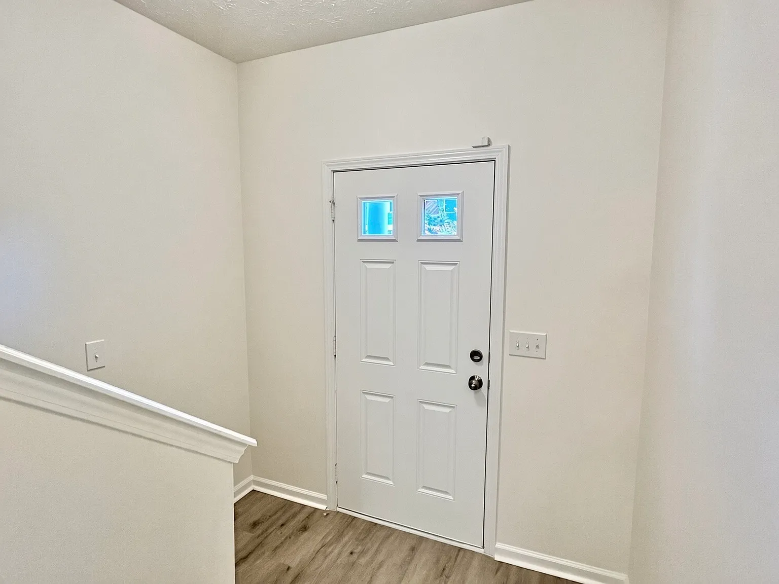 3 bed, 2.5 bath, 1506 sqft, $1,860 — Photo 3