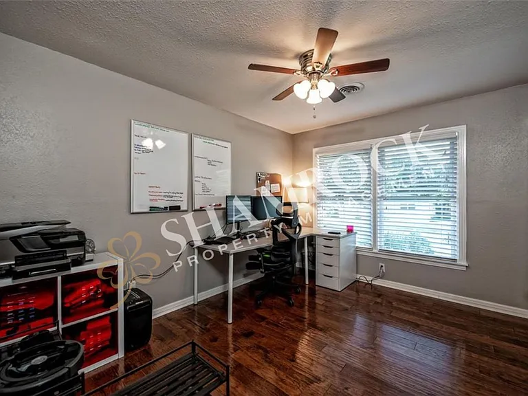 2216 Lake Ridge Cir — Photo 19