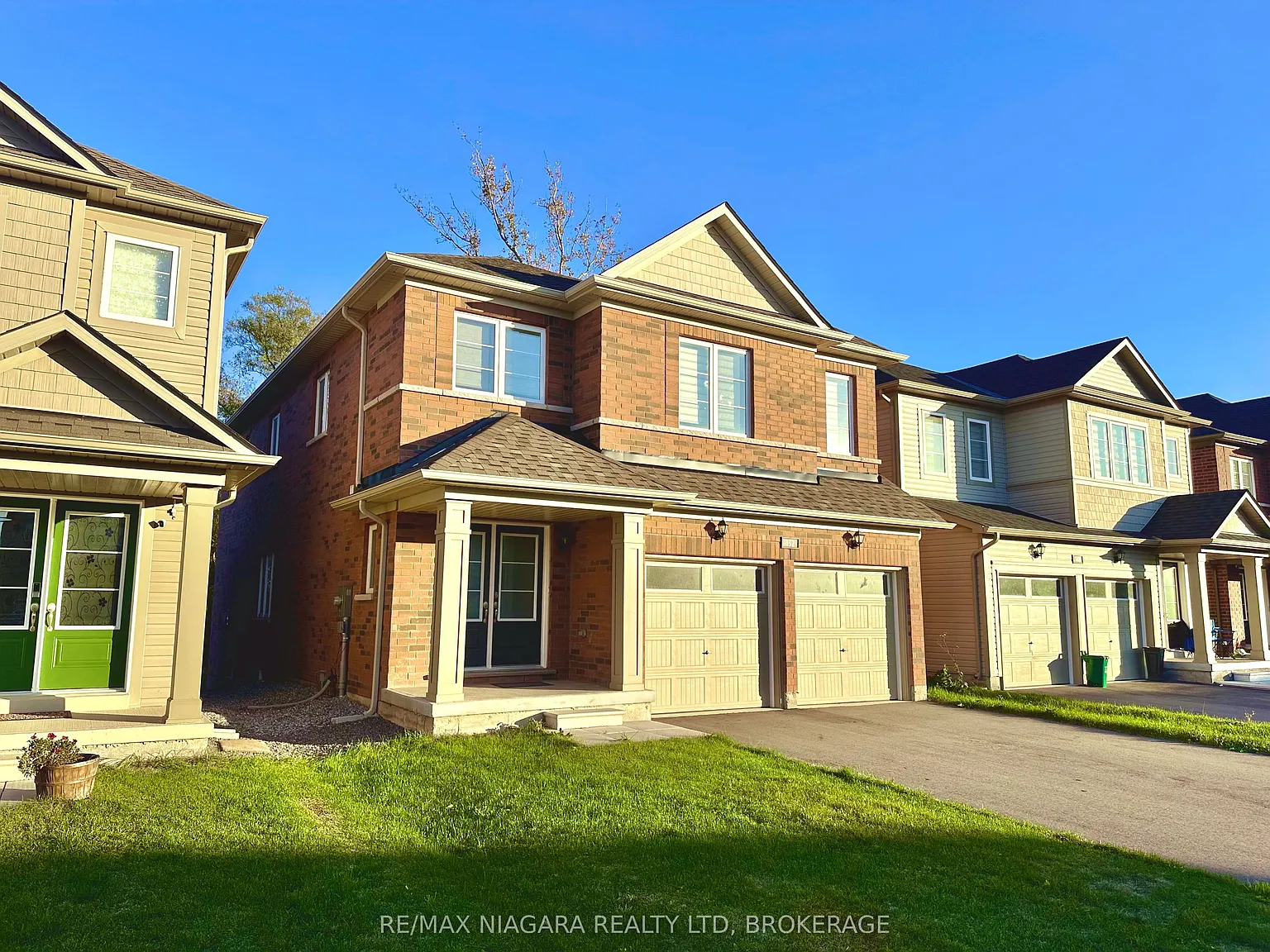 4 bed, $2,500 — Photo 2