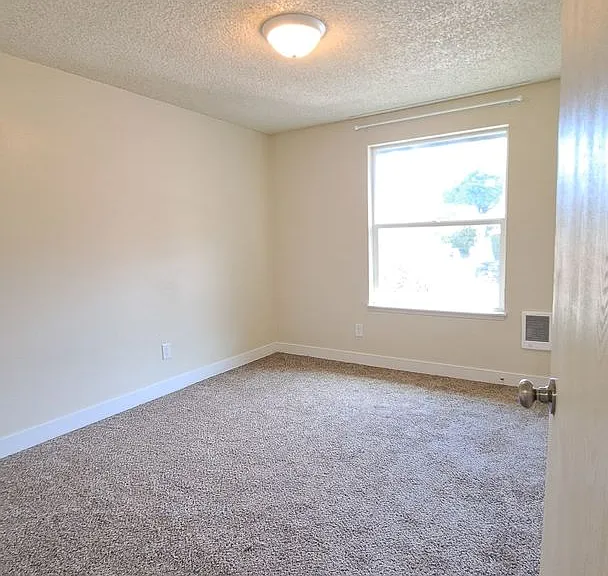 1934 Lincoln Ave SE #203 — Photo 7