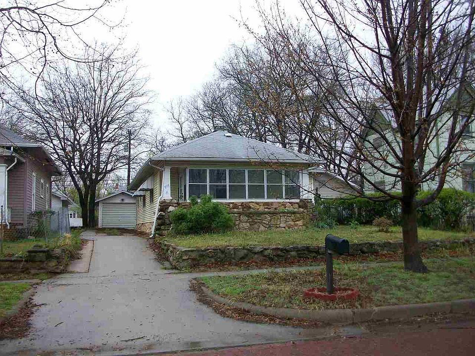 1st image of 707 S D St