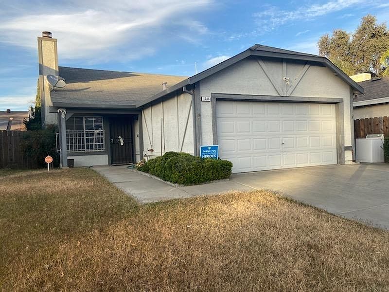 1st image of 1385 Leo Way