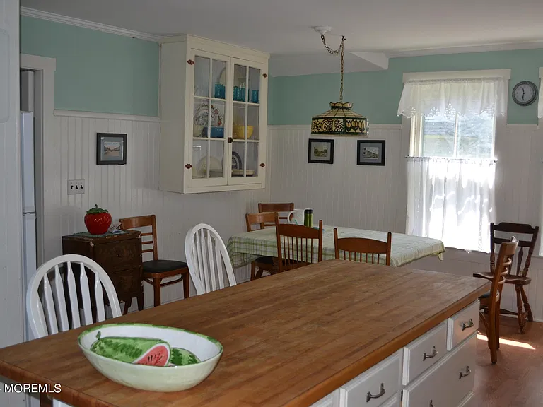 18 Bridge Ave — Photo 7