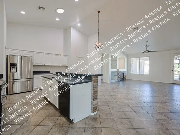14310 W Mauna Loa Ln, Newport, AZ 85379
