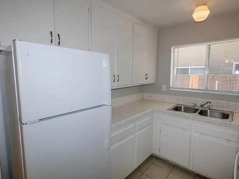 4079 42nd St — Photo 7