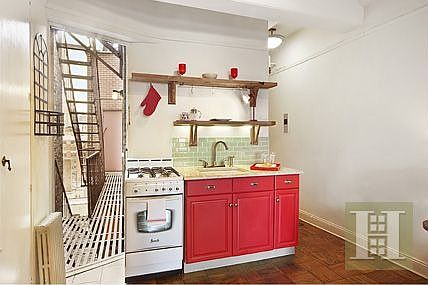 3rd image of 118 W 72nd St APT 1201
