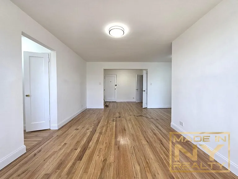 140-21 Burden Cres #603 — Photo 4