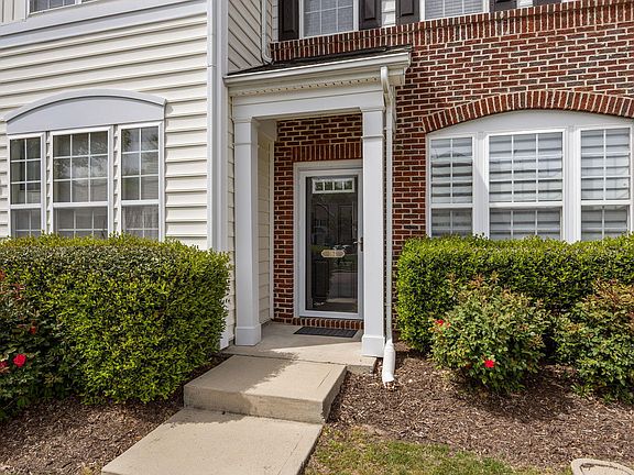 3rd image of 164 Cedar Elm Rd
