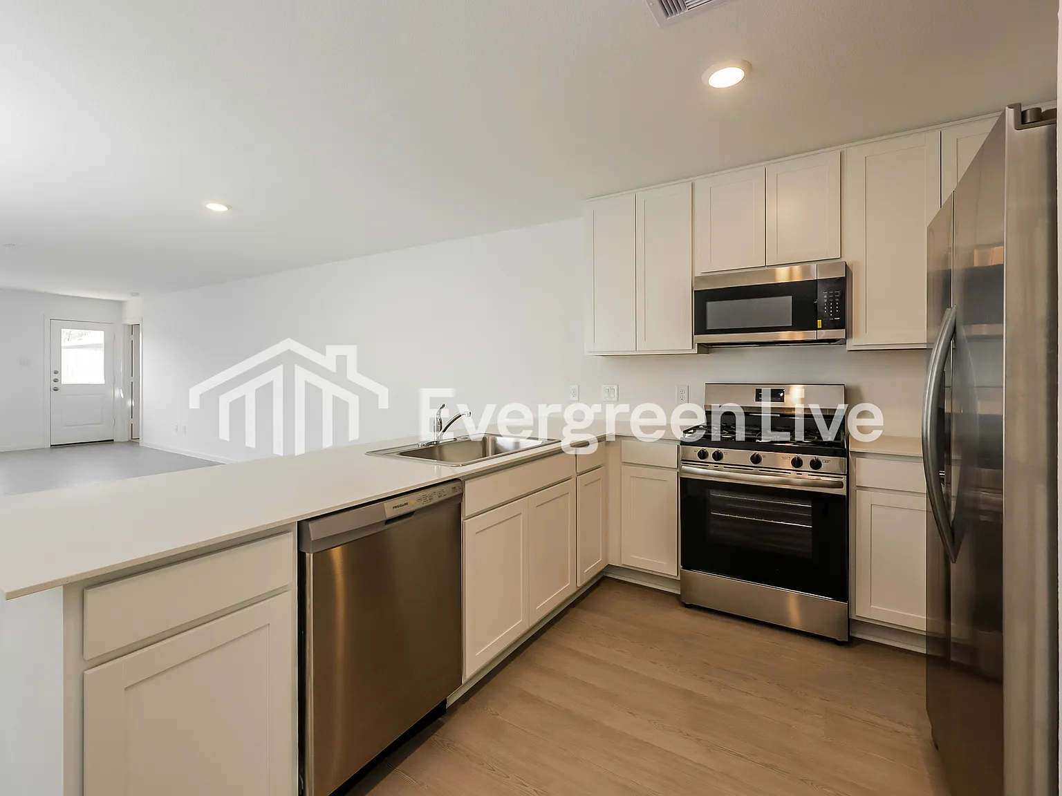 4 bed, 2.0 bath, 1607 sqft, $1,745 — Photo 4