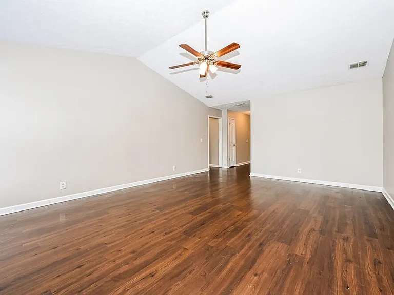 2911 Boyle Ct — Photo 4