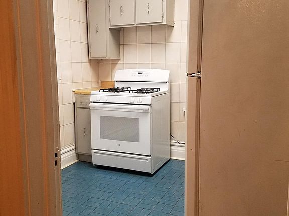 4th image of 3042 N Ashland Ave #2R