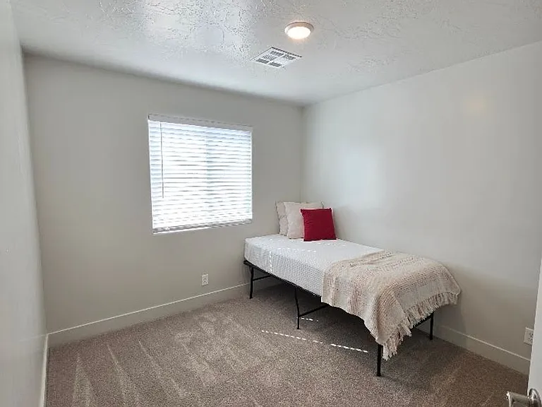 528 S Riverbed Dr — Photo 31