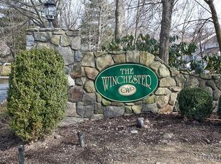 2 Tall Tulip Ln, Yonkers, NY 10710