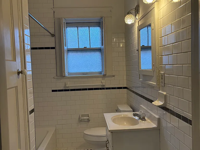 Beautifully remodeled vintage full bath